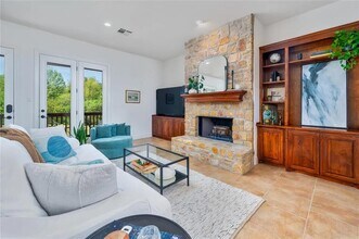 15 Chandon Ln in Lakeway, TX - Building Photo - Building Photo