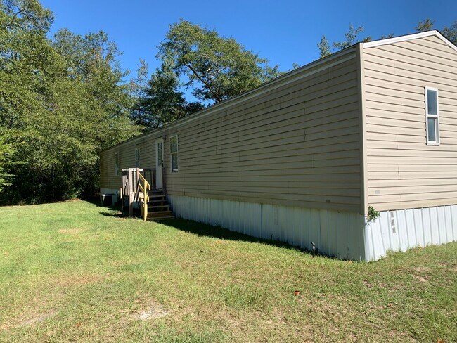 209 McQueen St in Rockingham, NC - Building Photo - Building Photo