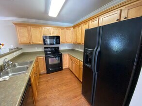 105 Rossburg Dr in Calera, AL - Building Photo - Building Photo