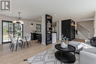 3029 Eva Dr in Burlington, ON - Building Photo - Building Photo