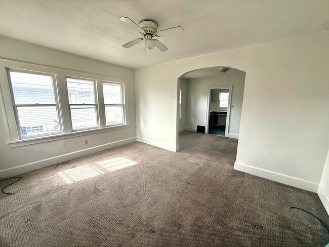 1033 Welton Ave in Akron, OH - Building Photo - Building Photo