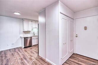 610 S Alton Way in Denver, CO - Building Photo - Building Photo