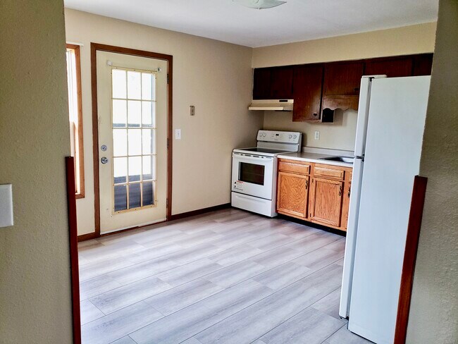 4140 Mary Pl in Eau Claire, WI - Foto de edificio - Building Photo