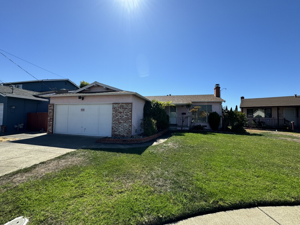 1930 Dayton Ave in San Leandro, CA - Foto de edificio