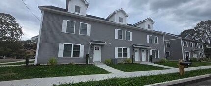409 Woodmont Ave in Bridgeport, CT - Building Photo - Building Photo