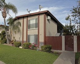 1817 W Sallie Ln in Anaheim, CA - Building Photo