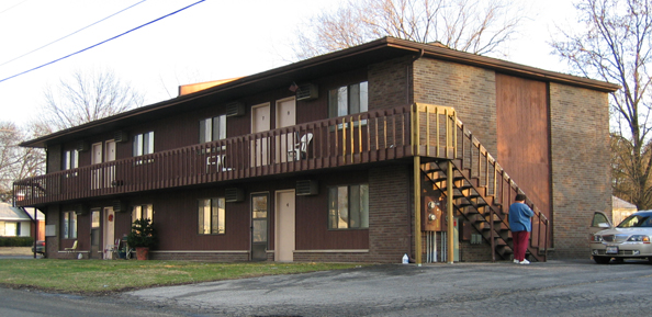 221 N 44th St in Belleville, IL - Building Photo