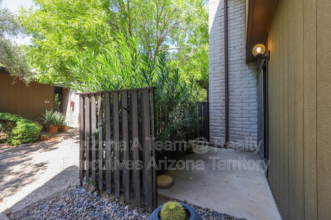 5701 E Glenn St in Tucson, AZ - Building Photo - Building Photo