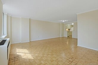 1270 North Ave in New Rochelle, NY - Building Photo - Building Photo