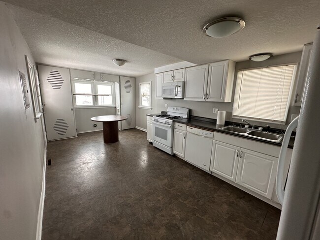 727 N Brandon Ave in Celina, OH - Building Photo - Building Photo