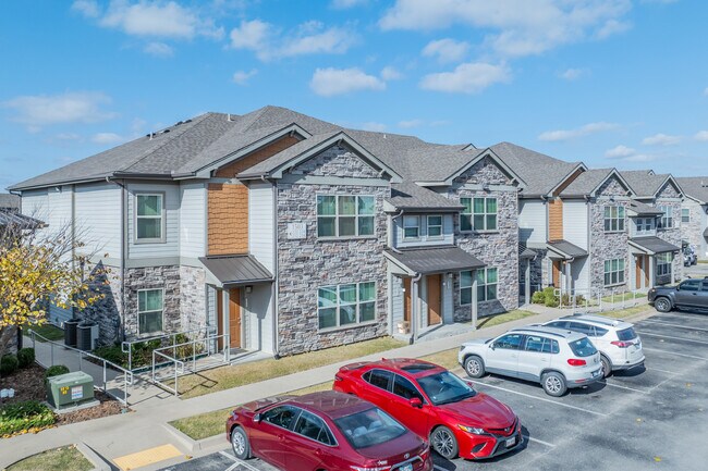 Bison Trails Apartments in Bartlesville, OK - Foto de edificio - Building Photo