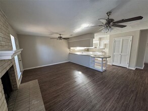 12315 Kitty Brook Dr in Houston, TX - Building Photo - Building Photo