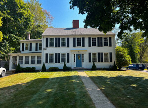 360 King St in Hanover, MA - Foto de edificio - Building Photo