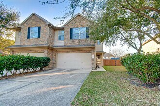 243 Drake Run Ln in Dickinson, TX - Building Photo - Building Photo