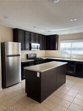 4673 Ametrine Ct in Las Vegas, NV - Foto de edificio - Building Photo
