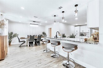 6220 Interbay Ave in Tampa, FL - Building Photo - Building Photo