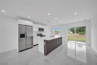 1029 Winters St E in Lehigh Acres, FL - Building Photo - Building Photo