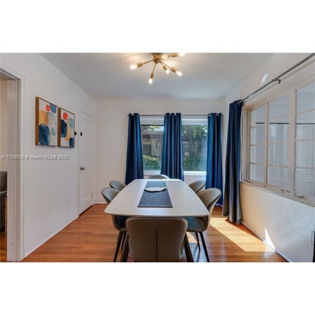 820 SW 26th Rd in Miami, FL - Building Photo - Building Photo