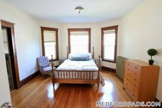 124 Forest St in Medford, MA - Foto de edificio - Building Photo