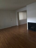 20957 Bryant St, Unit 103 Apartamentos