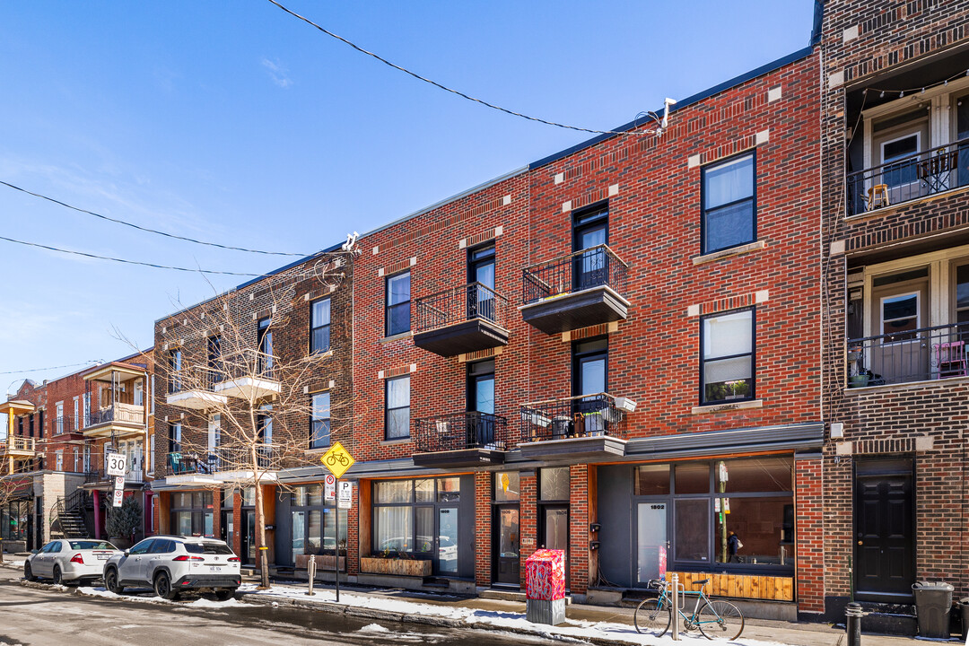 1802-1816 Laurier Av E in Montréal, QC - Building Photo