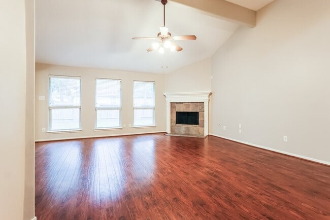 property at 27 Orchid Grove Pl