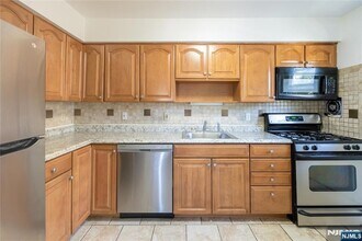 1432 13th St in Fort Lee, NJ - Building Photo - Building Photo