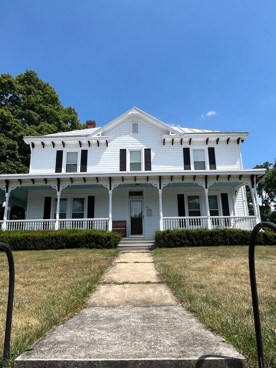 11 Shady Ln in Raphine, VA - Building Photo