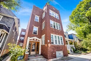 2109 W Eastwood Ave in Chicago, IL - Building Photo