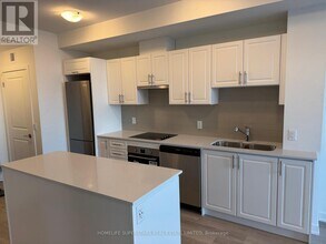 461 Green Rd in Hamilton, ON - Building Photo - Building Photo