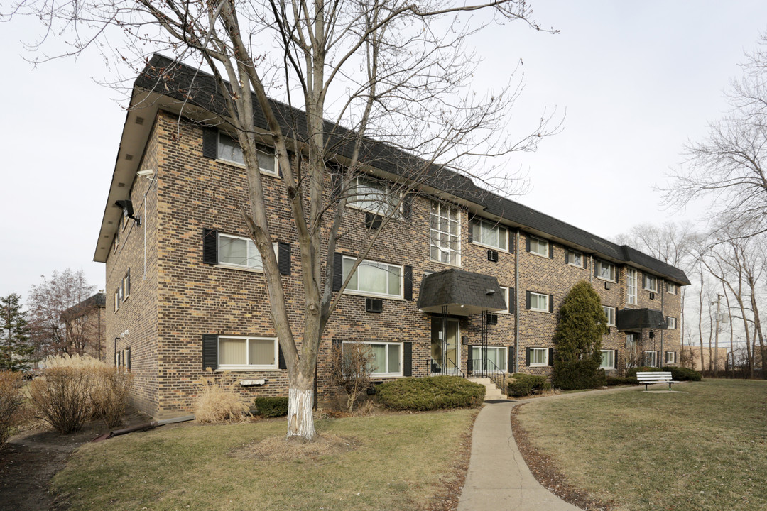 Accent Apartments in Bensenville, IL - Building Photo