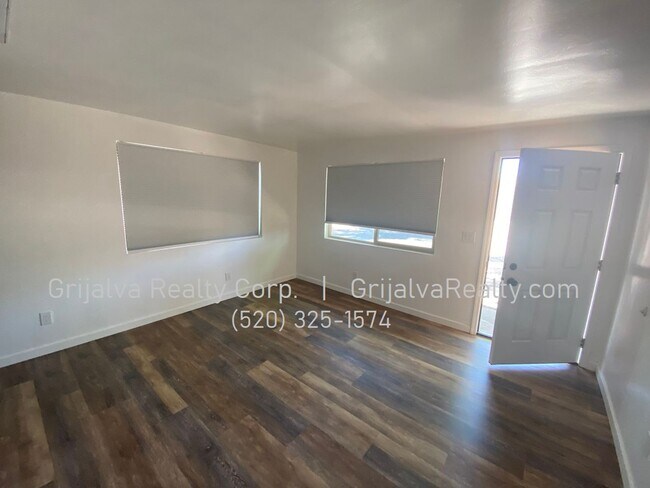2536 N Columbus Blvd, Unit 2536 in Tucson, AZ - Building Photo - Building Photo