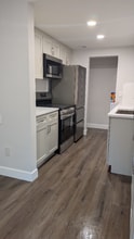 9517 NE 180th St in Kenmore, WA - Building Photo - Building Photo