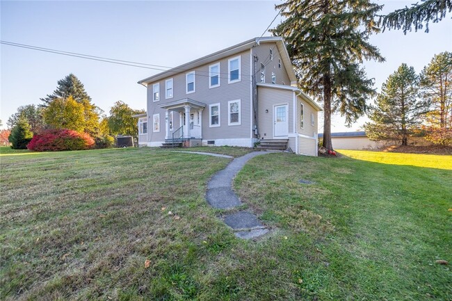 757 Holt Rd in Webster, NY - Building Photo - Building Photo