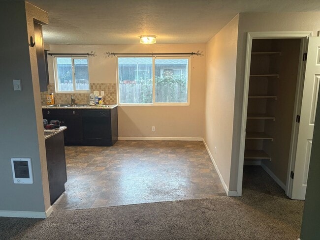 486-488 52nd St in Springfield, OR - Building Photo - Building Photo