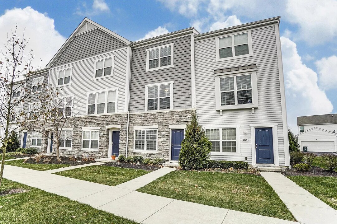 1415 Bloomington Blvd in Columbus, OH - Foto de edificio