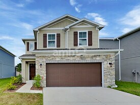 911 Walden Pond Dr in Plant City, FL - Building Photo