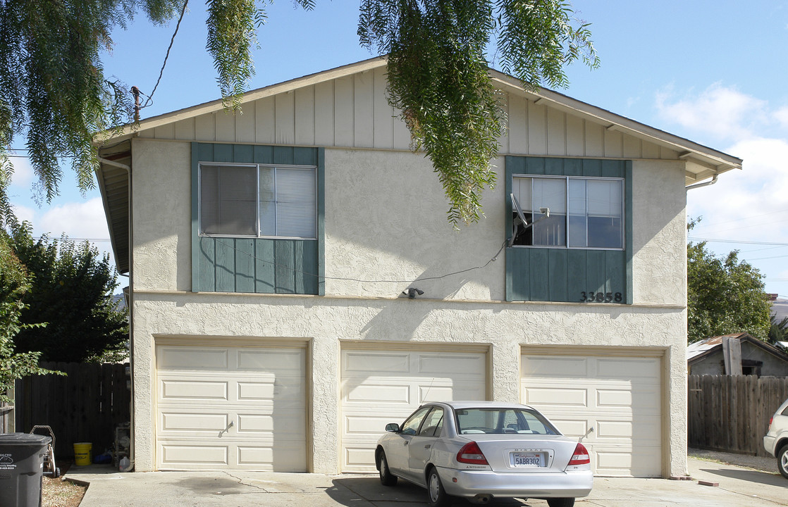 33858 11th St in Union City, CA - Building Photo