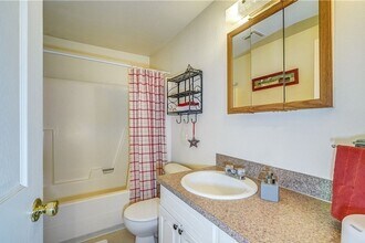 501 17th St SE, Unit N29-03 in Puyallup, WA - Building Photo - Building Photo