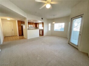 6160 Rumrill St, Unit 105 in Las Vegas, NV - Building Photo - Building Photo