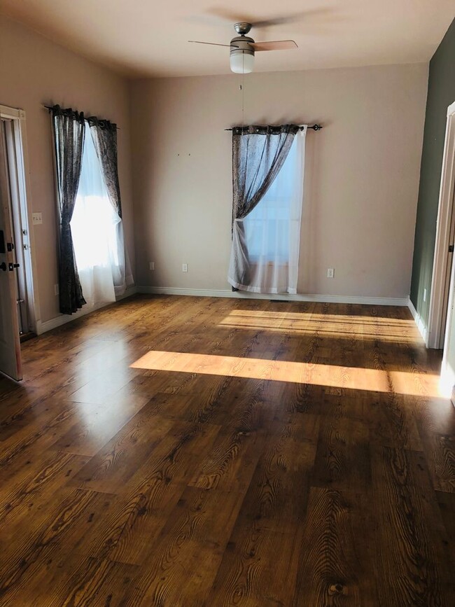 408 5th Ave NW in Minot, ND - Building Photo - Building Photo