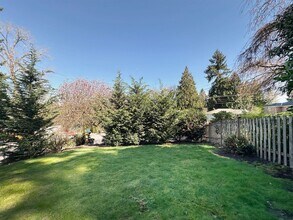 1253 NE 104th St in Seattle, WA - Building Photo - Building Photo