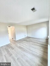 1685 Westwind Way in McLean, VA - Building Photo - Building Photo