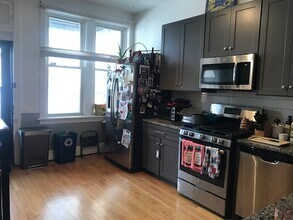 2935 N Milwaukee Ave, Unit 2 in Chicago, IL - Building Photo - Building Photo