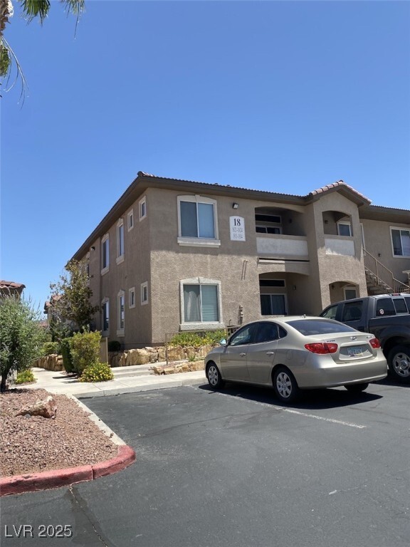 property at 2305 W Horizon Ridge Pkwy