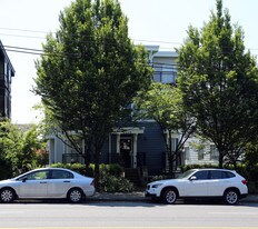 2446 W 4th Ave in Vancouver, BC - Building Photo