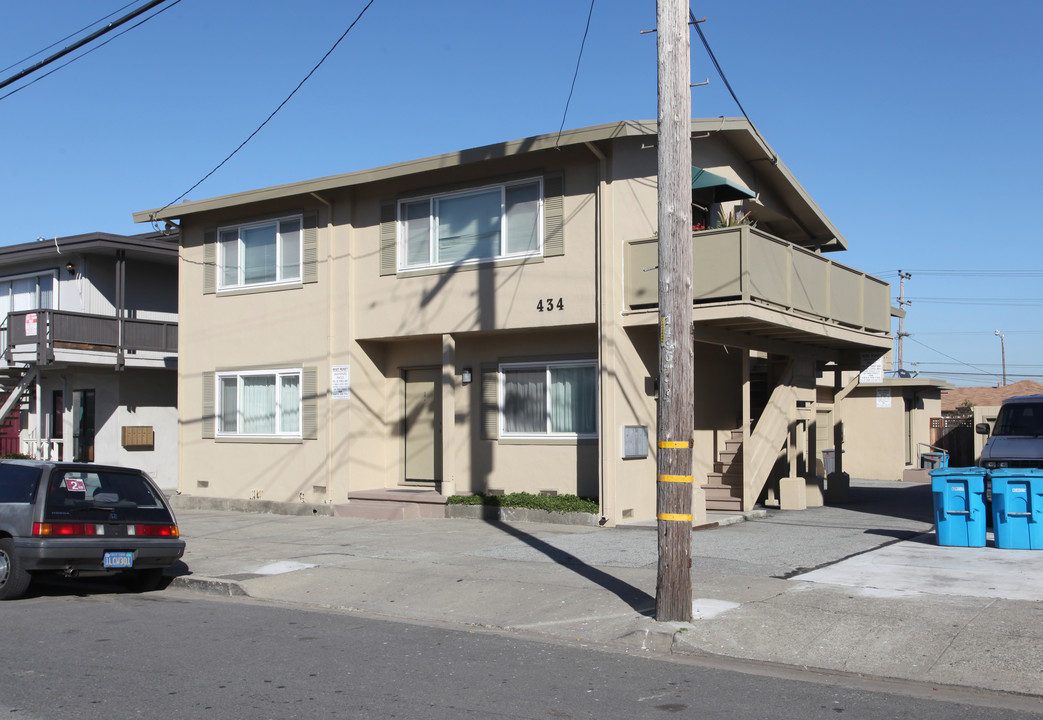 434 Milton Ave in San Bruno, CA - Building Photo