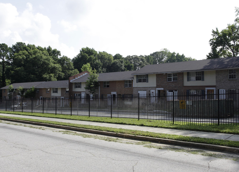 Harwell Townhouses in Atlanta, GA - Foto de edificio