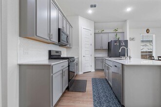 1813 Crow Hop Vw in Leander, TX - Building Photo - Building Photo