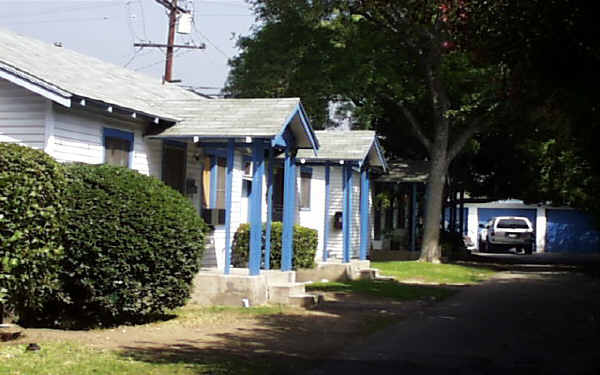 1806 N Sierra Bonita Ave in Pasadena, CA - Foto de edificio